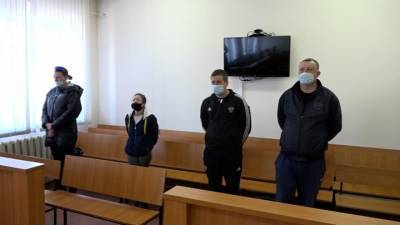 Палка и мачете: приговор напавшим на семью с ребенком - vesti.ru - Омск