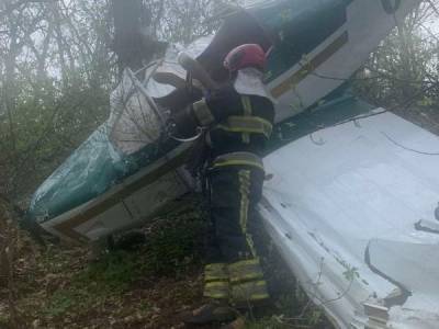 Чудесное спасение в Молдове: два человека выжили в рухнувшем самолёте - bloknot.ru - Молдавия