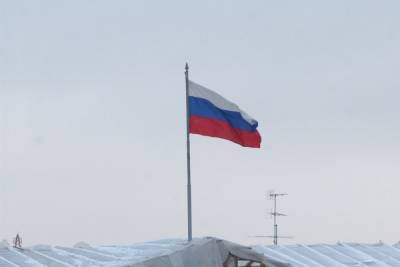 Сторонники и противники России подрались у здания посольства в Праге - mk.ru - Прага