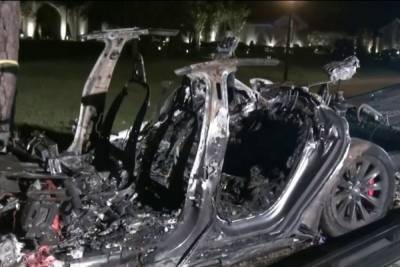 Илон Маск - В США два человека погибли в жуткой аварии с горящей Tesla, которой никто не управлял - itc.ua - Техас
