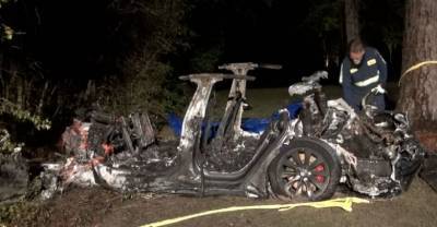 Влетел в дерево и сгорел дотла: электромобиль Tesla на автопилоте устроил ДТП с двумя погибшими - reendex.ru - Техас - Хьюстон
