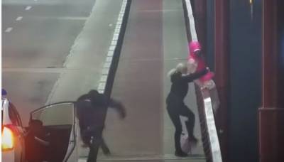 В Днепропетровске полицейские спасли девушку за миг до самоубийства - eadaily.com - Днепр - Днепропетровск