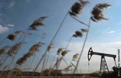 Егор Алеев - Нефть подешевела после скачка цен по итогам прошлой недели - interfax.ru - Москва - Лондон - Нью-Йорк