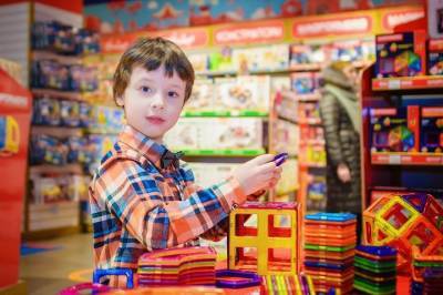 Исмаил Османов - Педиатр рассказал, как выбрать игрушки для ребенка - vm.ru