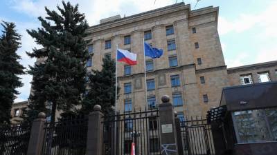 «В связи с недружественным актом Праги»: МИД России высылает 20 сотрудников посольства Чехии - russian.rt.com - Москва - Прага