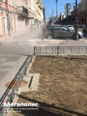 В Петербурге по факту падения лепнины на ребенка возбуждено уголовное дело - znak.com - Санкт-Петербург - р-н. Московский