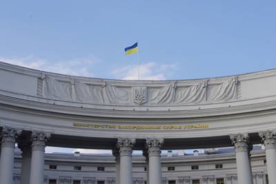 Александр Сосонюк - Украина вышлет российского дипломата из Киева - lenta.ru - Киев - Санкт-Петербург