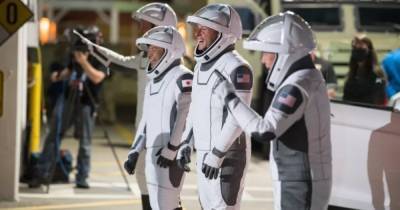 Шейн Кимбро - Блестящий выбор. Астронавт NASA озадачила своими ботинками соцсети (фото) - focus.ua - Япония - шт.Флорида
