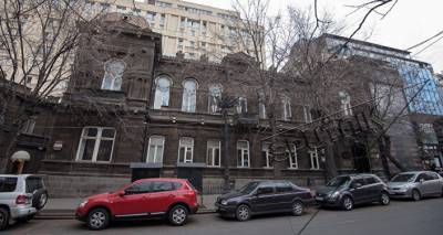 "Он спасал здание": адвокат Смбатяна назвал обвинения против дипломата нелепыми - ru.armeniasputnik.am - Ереван - Посол
