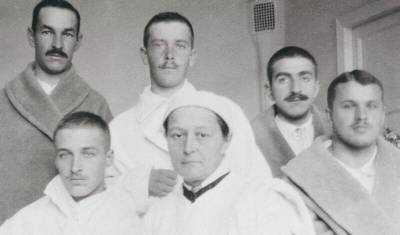 СМИ рассказали историю первой в России женщины-хирурга - newizv.ru - Санкт-Петербург - Швейцария