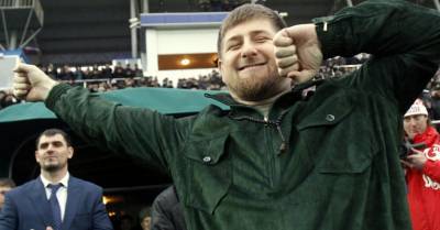 Рамзан Кадыров - Федор Емельяненко - Адам Кадыров - Сын Кадырова получил серию ударов в бою на ринге и тут же был объявлен победителем - rus.delfi.lv - респ. Чечня - Латвия