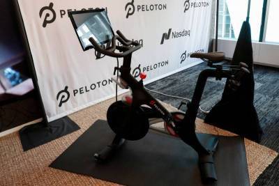 Peloton и Tesla упали на премаркете, а Coca-Cola выросла - smartmoney.one - Reuters