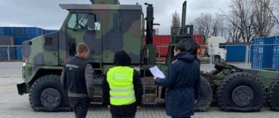 В Одессу пытались ввезти тягач от американского танка под видом гражданской техники - w-n.com.ua - Одесса