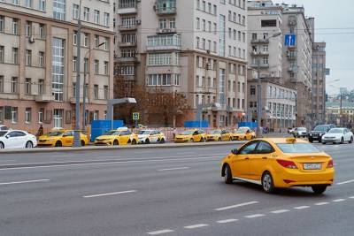 Спрос на такси в Москве увеличился на 20 процентов по сравнению с 2020 годом - vm.ru - Москва