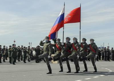 Более 4000 военных репетировали Парад Победы на Дворцовой площади - abnews.ru - Санкт-Петербург - Пушкин
