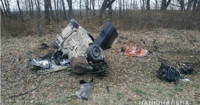 Автомобиль врезался в грузовик и перевернулся: в Тернопольской области произошло смертельное ДТП (фото) - tsn.ua - Киев - Тернопольская обл. - Черновцы