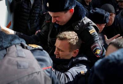 Алексей Навальный - Алексей Липцер - Адвокат Навального говорит, что состояние политика ухудшается - smartmoney.one - Reuters