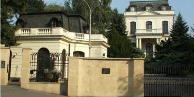 Оккупация должна завершиться. В Чехии власти предлагают сократить территорию посольства России - nv.ua - Россия - Чехия - Прага