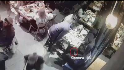 Видео: бандитская разборка на ножах в шашлычной в Тверии - vesty.co.il - Иерусалим