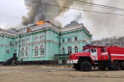 В Благовещенске горит здание кардиоцентра - aif.ru - респ. Чувашия - Амурская обл. - Благовещенск