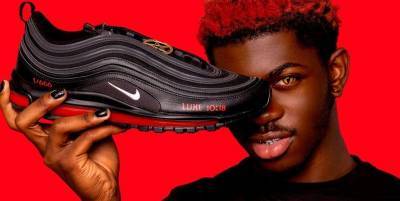 Илон Маск - Суд США решил, что Satan Shoes MSCHF и Lil Nas X нарушают права Nike, хотя все кроссовки успели купить - ТЕЛЕГРАФ - telegraf.com.ua - Нью-Йорк