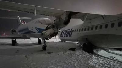 В аэропорту Сургута столкнулись два самолета (ФОТО) - newdaynews.ru - Сургут - Уральск
