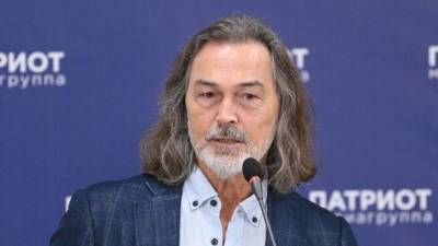 Художник Никас Сафронов рассказал о трехэтажной квартире с видом на Кремль - nation-news.ru - Москва - Англия - Шотландия