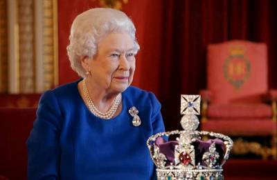 Елизавета II - Елизавета Королева - Королева Елизавета II поинтересовалась у военных, «охотятся ли они на русских» - topcor.ru - Англия - Лондон