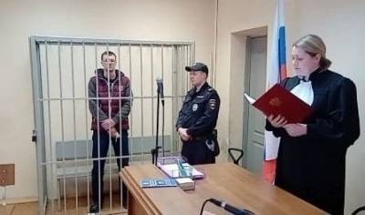 Вячеслав Попов - На Урале мужчине, зарезавшему бывшую жену в здании суда, дали 17 лет колонии - znak.com - Первоуральск