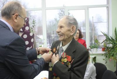 Правительство Ленобласти поможет 101-летнему ветерану из поселка Ленинский попасть на Парад Победы в Петербурге - online47.ru - Москва - Ленинградская обл. - Санкт-Петербург - р-н Выборгский