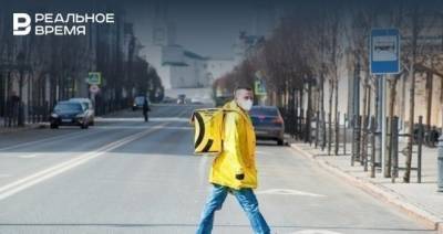 Максим Платонов - Аналитики: зарплата пеших курьеров в Казани доходит до 48 тыс. рублей - realnoevremya.ru - Москва - Санкт-Петербург - Екатеринбург - респ. Татарстан - Нижний Новгород - Казань
