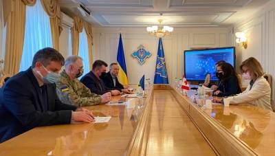 Алексей Данилов - СНБО готовит реакцию на военную активность РФ, - Данилов - news.bigmir.net - Россия - Канада - Посол