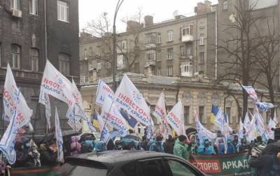 Кирилл Шевченко - В центре Киева вкладчики Аркады перекрыли улицу - korrespondent.net - Киев