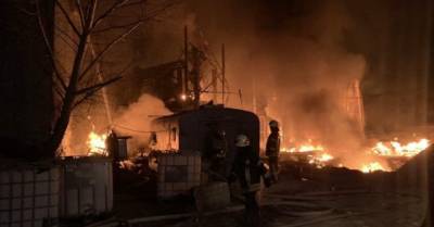 На маслозаводе в Харькове произошел большой взрыв с пожаром: погиб работник (ФОТО, ВИДЕО) - delo.ua - Харьковская обл. - Харьков