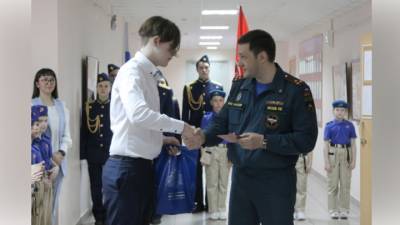 Маленькие герои: нижегородский подросток награжден медалью за спасение утопающего - vesti.ru - Нижегородская обл. - Нижний Новгород