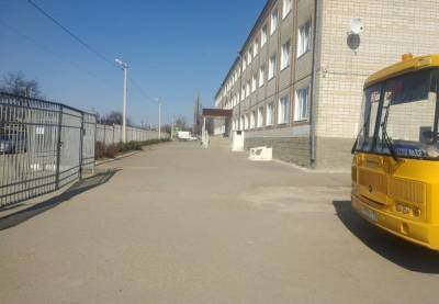 В Каменском районе ГАЗель сбила первоклассницу на территории школы - dontr.ru - район Каменский