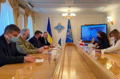 Алексей Данилов - В СНБО заявили о разработке разных сценариев из-за стягивания войск РФ к границам Украины - from-ua.com - Канада