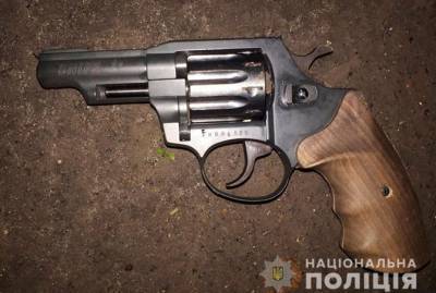 В Киеве посетитель ТРЦ стрелял в охранника в ответ на просьбу надеть маску - kp.ua - Киев