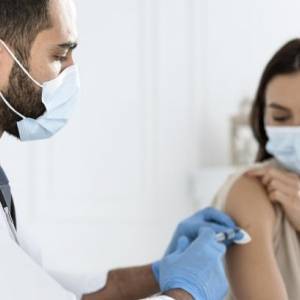 В Нидерландах после прививки препаратом AstraZeneca умерла женщина - reporter-ua.com - Голландия