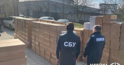 На Львовщине перехватили партию контрафактных сигарет на миллионы гривен (7 фото) - tsn.ua - Львов - Сумская обл. - Львовская обл.