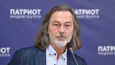 Федор Бондарчук - Никас Сафронов рассказал о своей элитной квартире с видом на Кремль - inforeactor.ru