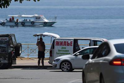 Аренда жилья в Крыму резко подорожала - lenta.ru - Крым - Московская обл.