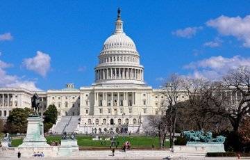 Дональд Трамп - Капитолий США заблокировали из-за «внешней угрозы безопасности» - charter97.org