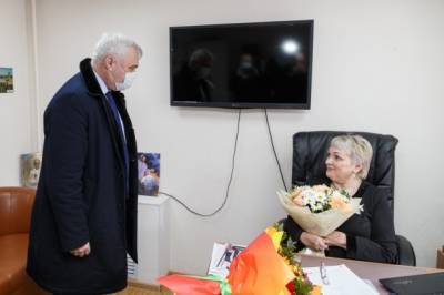 Владимир Уйба - Владимир Уйба поздравил с днем рождения Маргариту Колпащикову - bnkomi.ru - респ. Коми