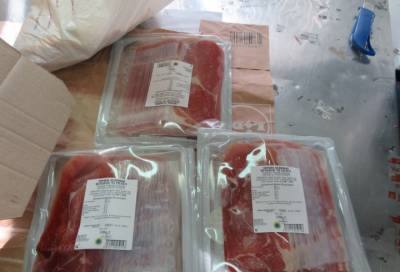 Хамон, сальчичон, крабовый паштет и другие продукты так и не попали на российские прилавки после проверки в Пулково - online47.ru - Литва - Испания - Выборг