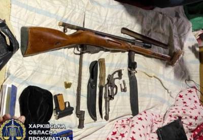 В Киеве в квартире 74-летнего пенсионера нашли арсенал оружия (фото) - facenews.ua - Киев - Харьков - Мариуполь
