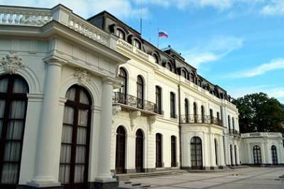 Власти Праги потребовали вернуть землю под российским посольством в Чехии - obzor.lt - Чехия - Прага - Посольство