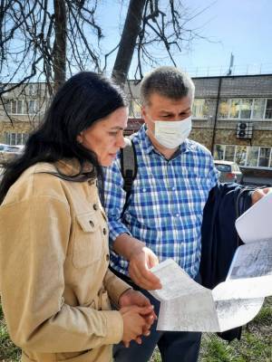 Депутат помогла нижегородцам сохранить деревья возле их домов - vgoroden.ru - Экология