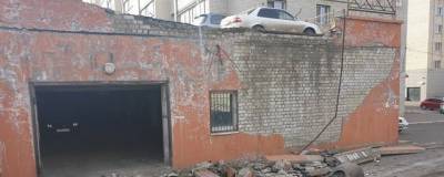 В Чите неизвестный автомобиль вылетел на дорогу, упав с 4 м высоты - runews24.ru - Забайкальский край - Чита