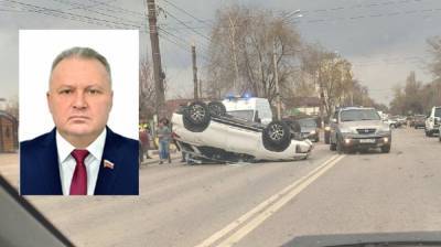 Депутат гордумы Воронежа покалечился в перевернувшейся иномарке в ДТП с такси - vestivrn.ru - Воронеж